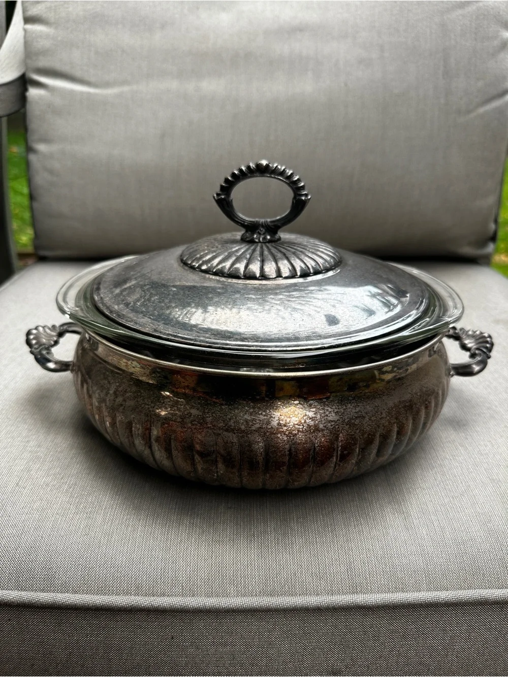 PYREX 024 Casserole 2 1/2 Qt With Silver Plate Cradle And Lid Vintage Antique